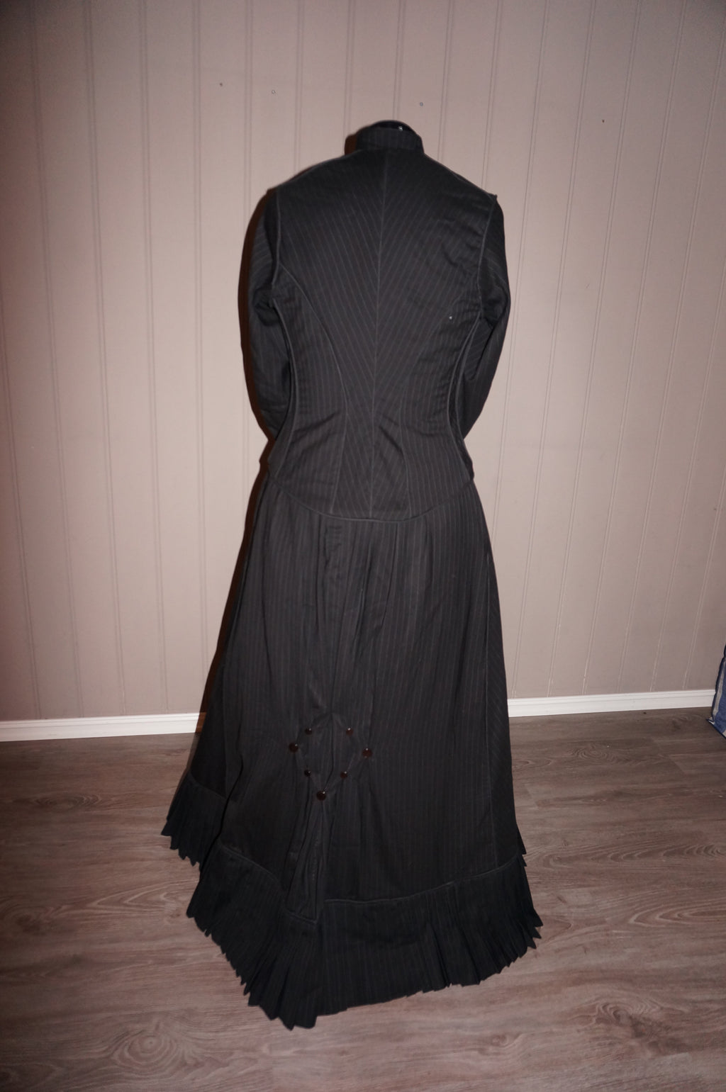 Agatha 1870-antrekk til tjener, XL