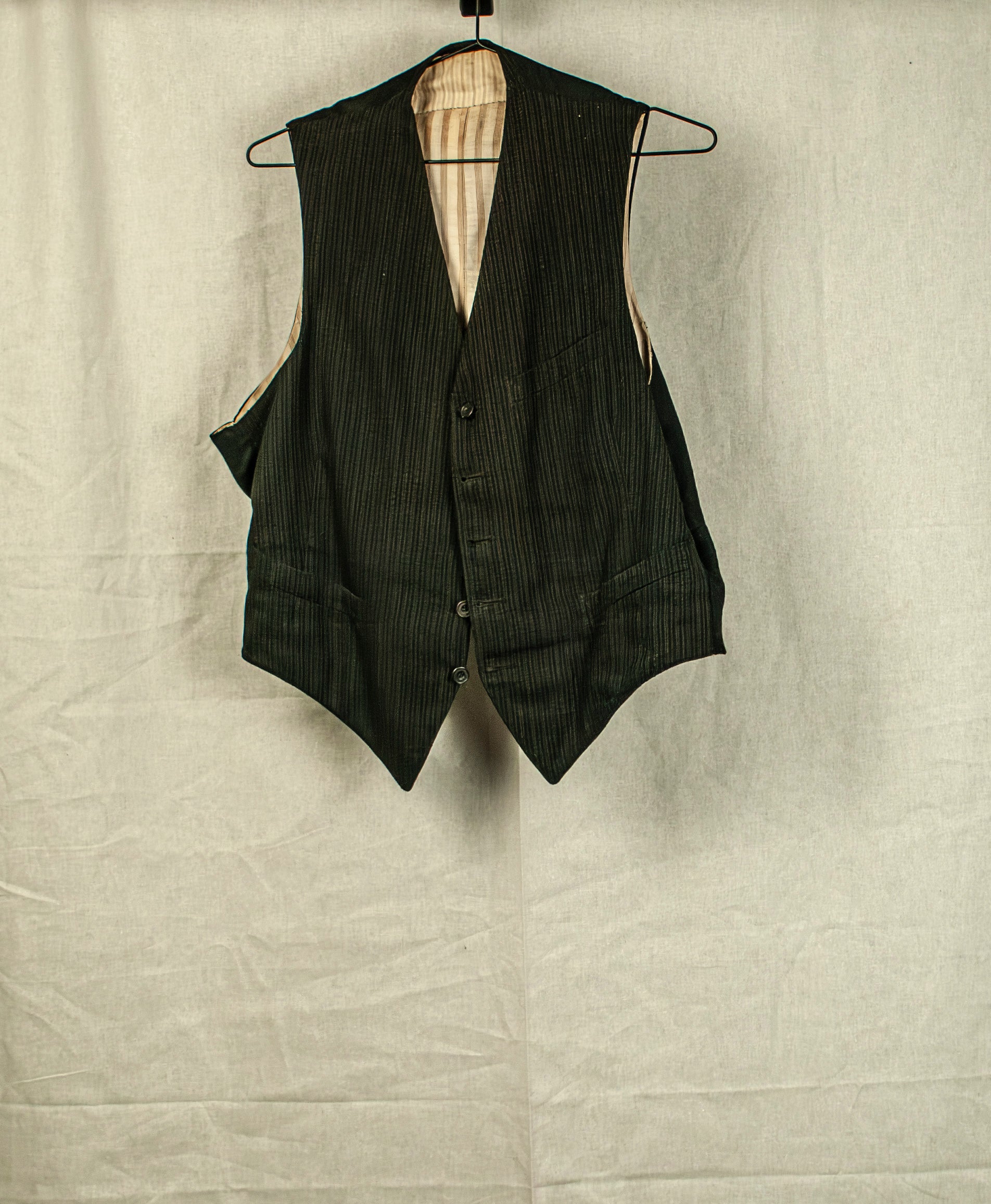 Nålestripet vest