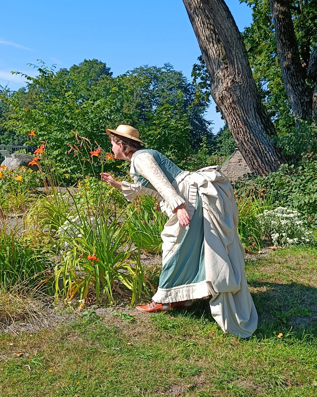 1880 bustle dagantrekk, beige og grønn. XL