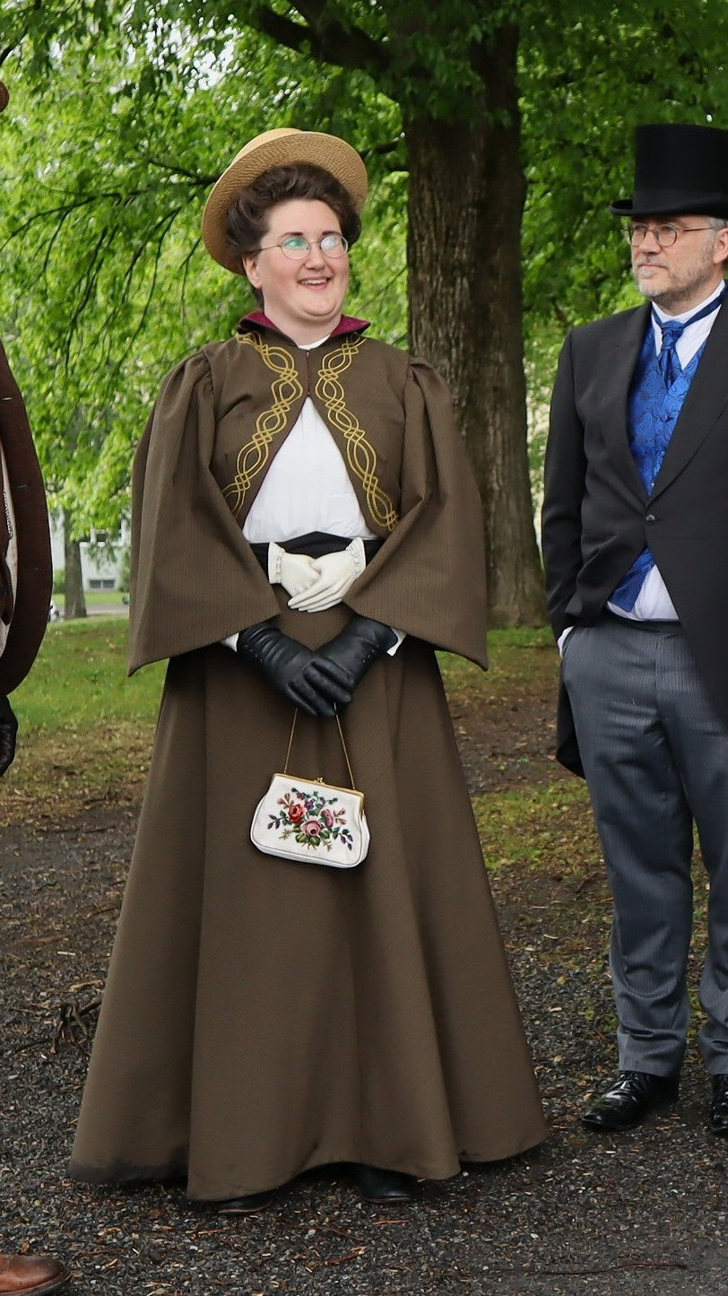 Edvardiansk spaserantrekk, XL